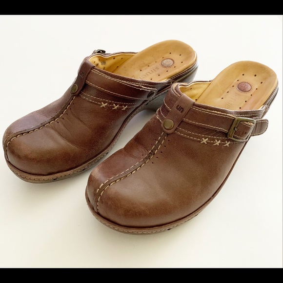 clarks unstructured clogs